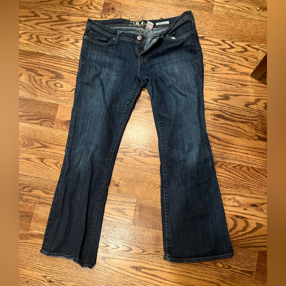 It jeans. Bootcut beautiful fit